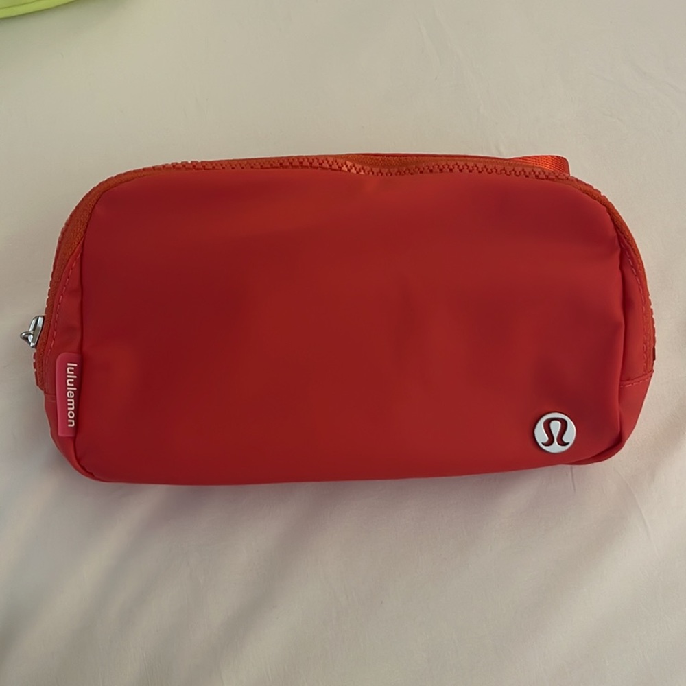 Lululemon Pale Raspberry Everywhere Belt Bag - Picture 4 of 10